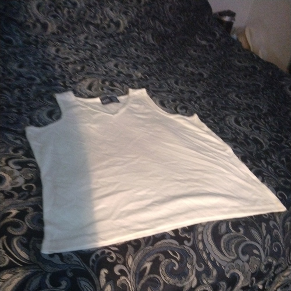 Basic Editions Wide Strap V Neck Tank Top Size XLarge 100% Cotton